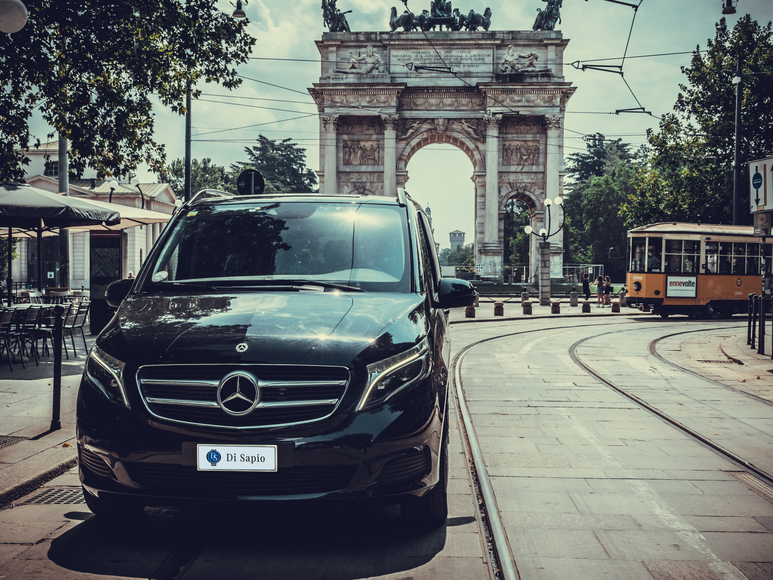 DiSapio NCC Milano Arco della Pace Mercedes Bus