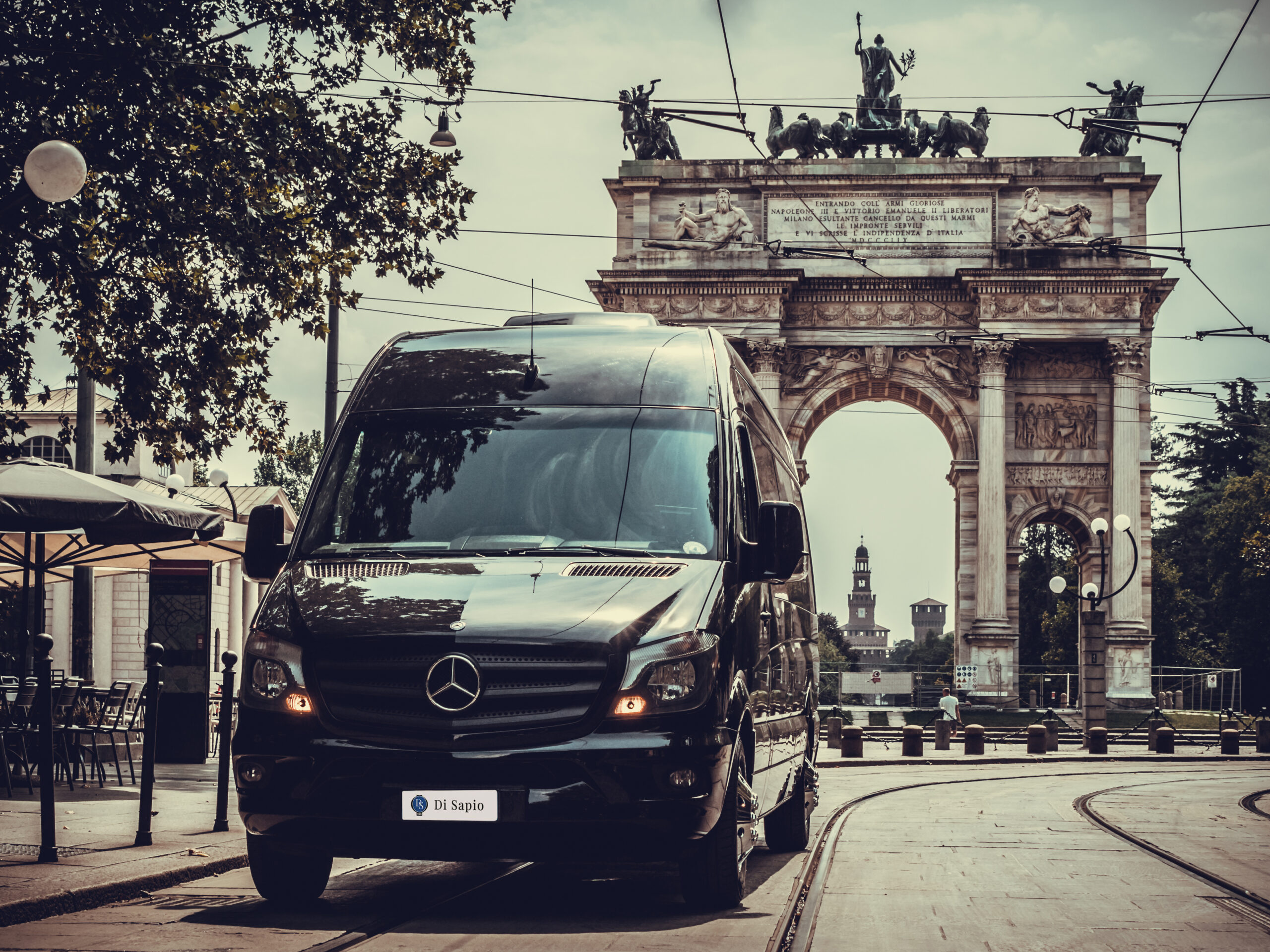 DiSapio NCC Milano Arco della Pace Mercedes Pullman